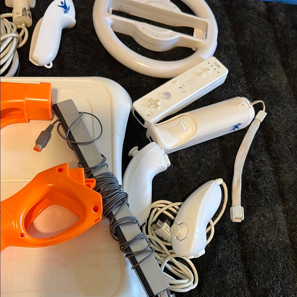 Nintendo Wii Fit Balance Board + Wii Sports Accessories Bundle - Picture 6 of 9